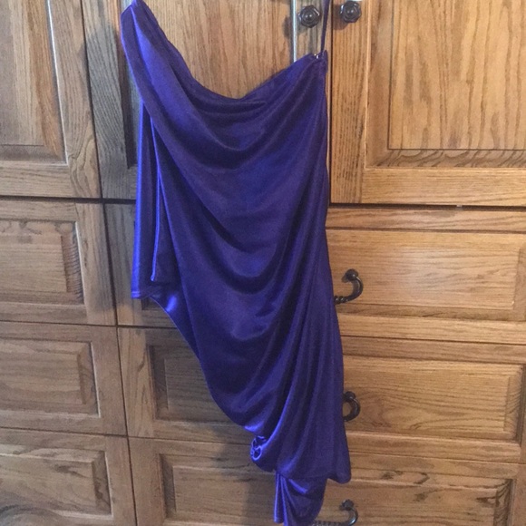 Le Chateau Dress - Picture 2 of 2